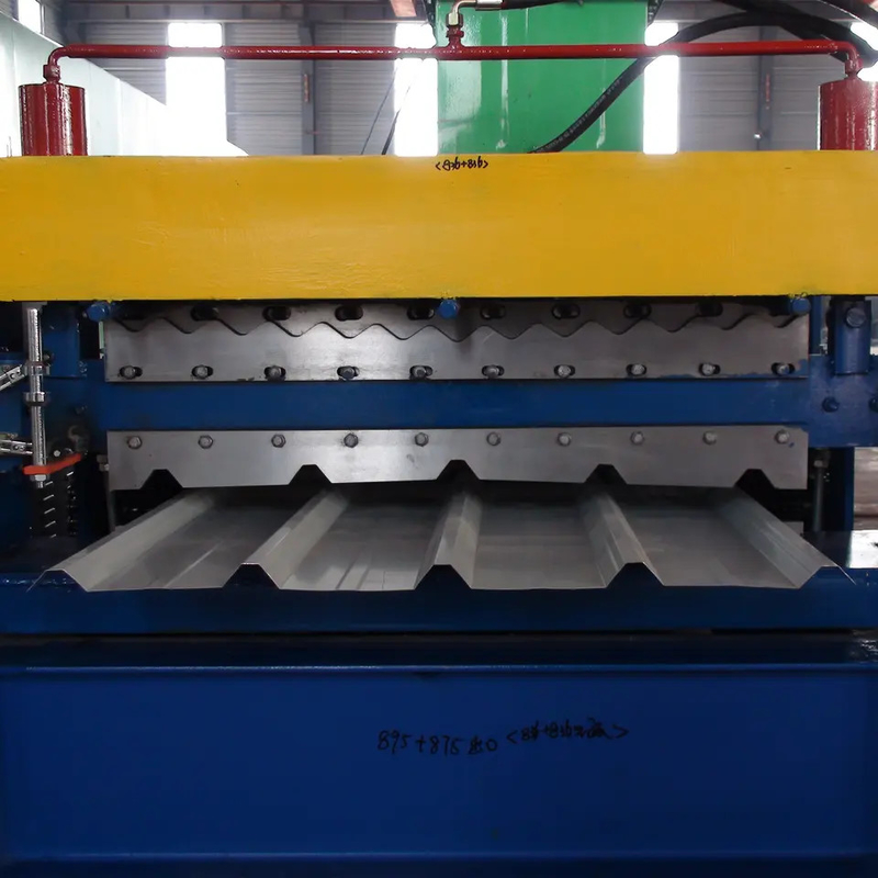 เครื่องขึ้นรูปม้วนสองชั้น ISO 4kw หลังคาลูกฟูกและหลังคาซี่โครง 5 ซี่