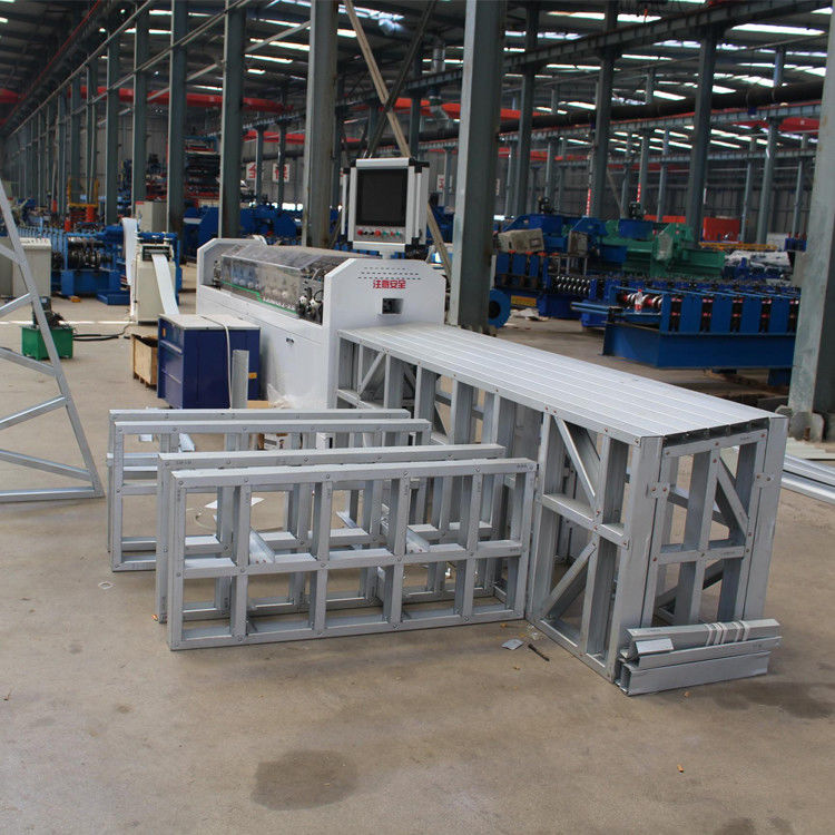 เครื่องปรับรูปร่างม้วนสตูดและร่องรอยที่ทันสมัยสําหรับการผลิตความเร็วสูง