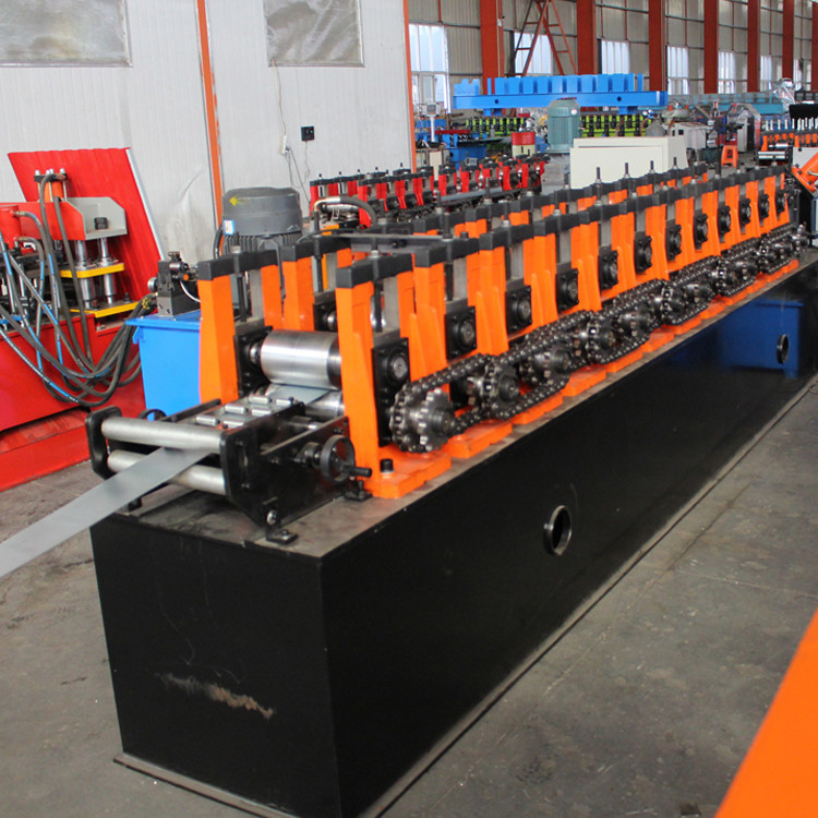 0.8mm Ppgi Cold Roll Forming Machine โลหะกรอบ U Channel การทําพอร์ลิน