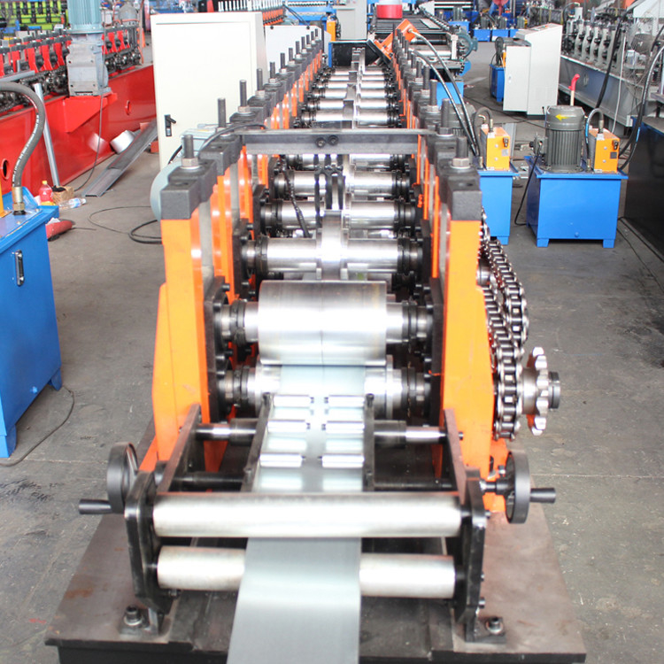 0.8mm Ppgi Cold Roll Forming Machine โลหะกรอบ U Channel การทําพอร์ลิน