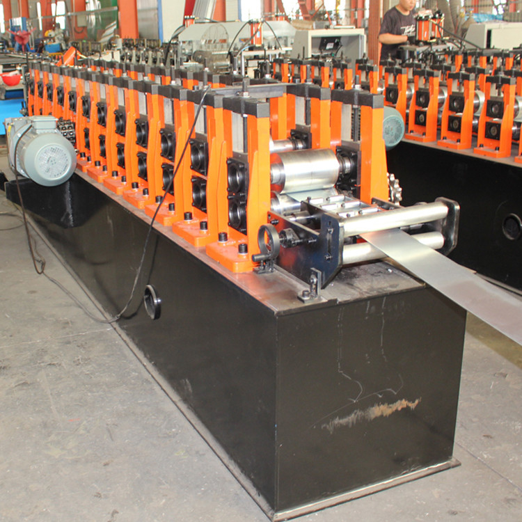 0.8mm Ppgi Cold Roll Forming Machine โลหะกรอบ U Channel การทําพอร์ลิน
