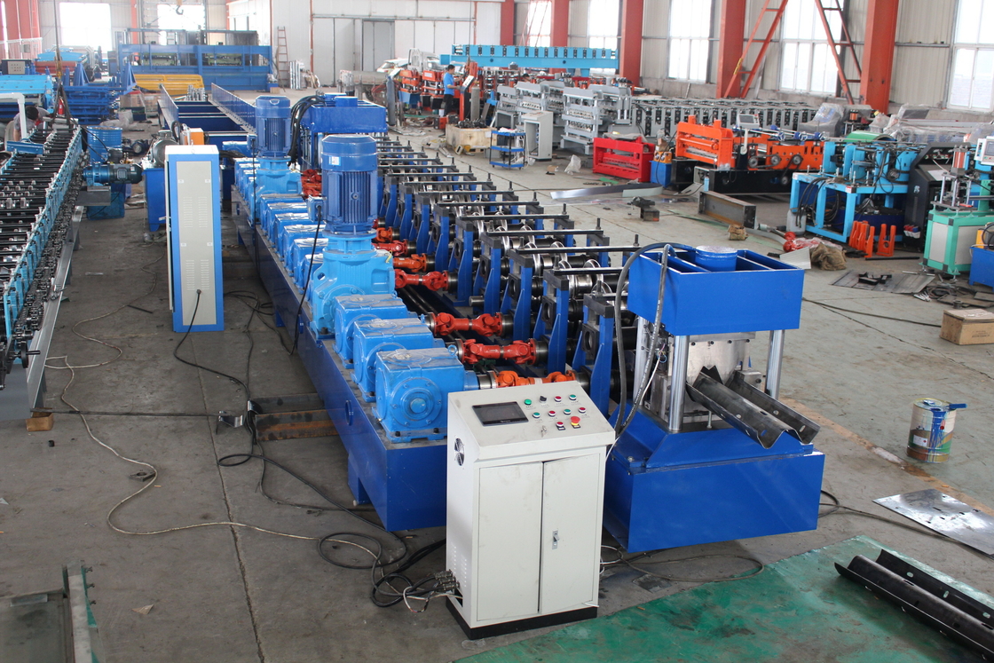2024 11kw 5.5kw GI ทางด่วน Guardrail Roll Forming Machine Cr12Mov วัสดุใบตัด