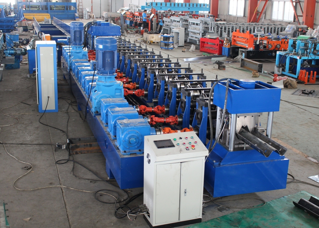 2024 11kw 5.5kw GI ทางด่วน Guardrail Roll Forming Machine Cr12Mov วัสดุใบตัด