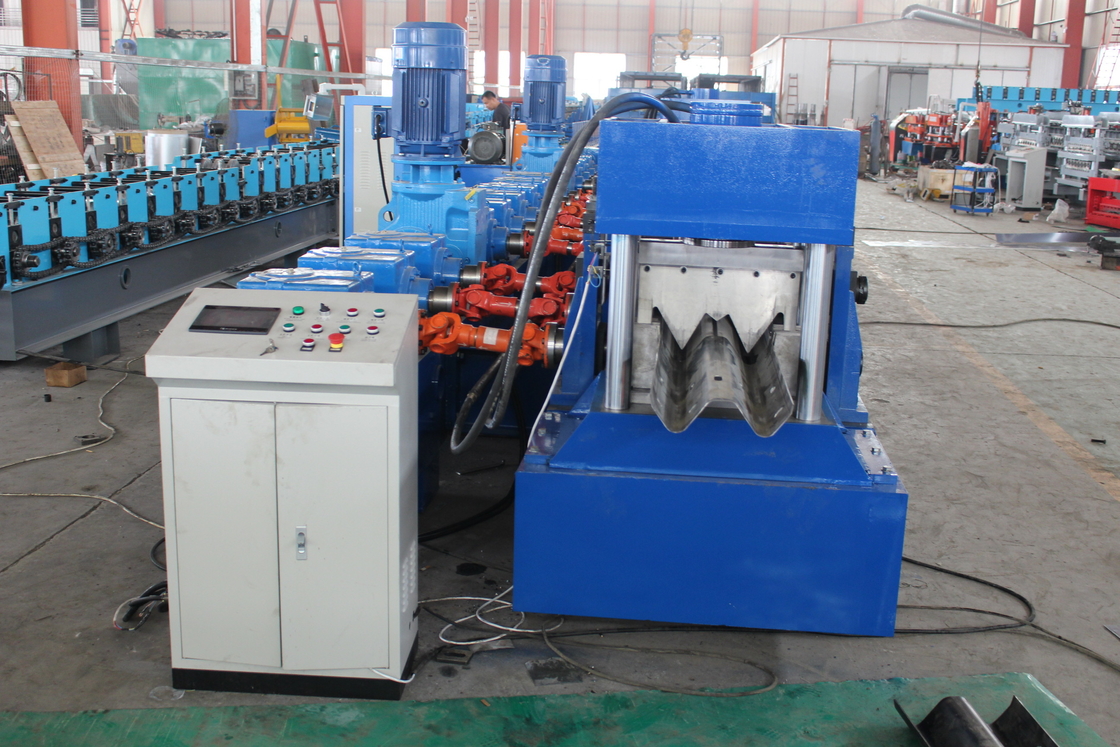 2024 11kw 5.5kw GI ทางด่วน Guardrail Roll Forming Machine Cr12Mov วัสดุใบตัด