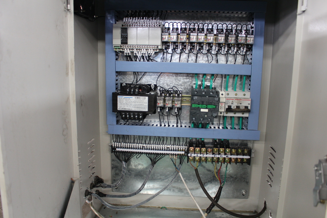 2024 11kw 5.5kw GI ทางด่วน Guardrail Roll Forming Machine Cr12Mov วัสดุใบตัด