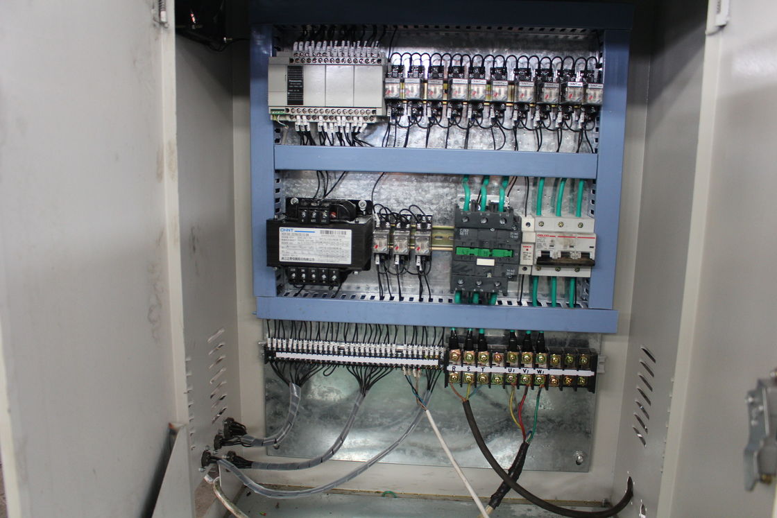 เครื่องกํากับ PLC ความแม่นยํา GI Roll Forming Machine GCr12 โรลเลอร์พร้อมไฟฟ้า 380V