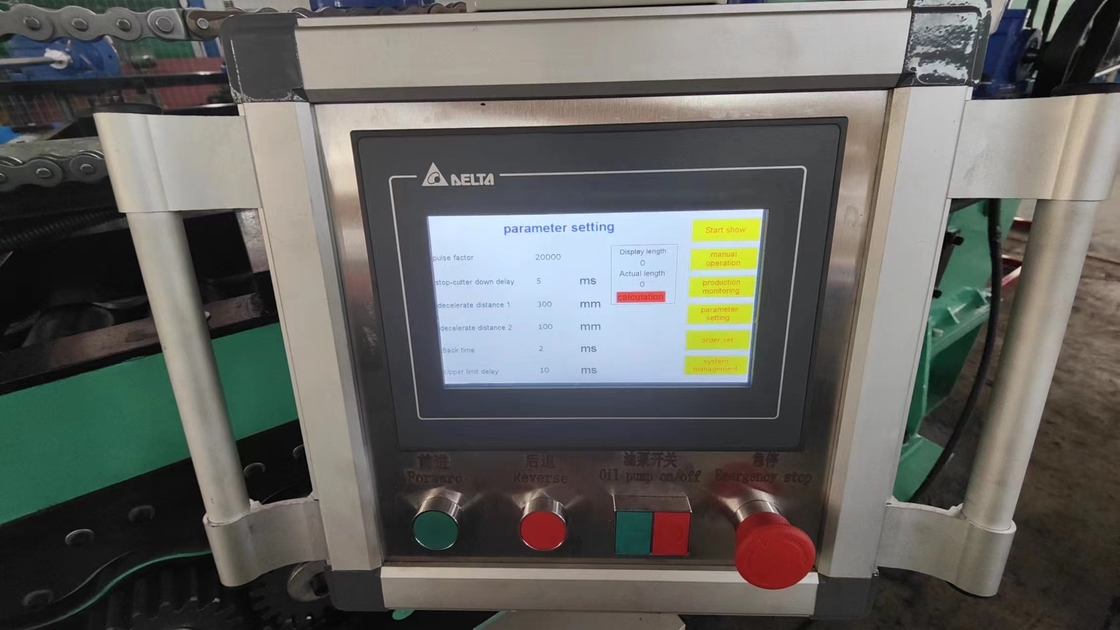 PLC การควบคุมตัดความยาวและการตัดสาย leveler กับ 4KW การสร้างมอเตอร์ 0.3-4mm