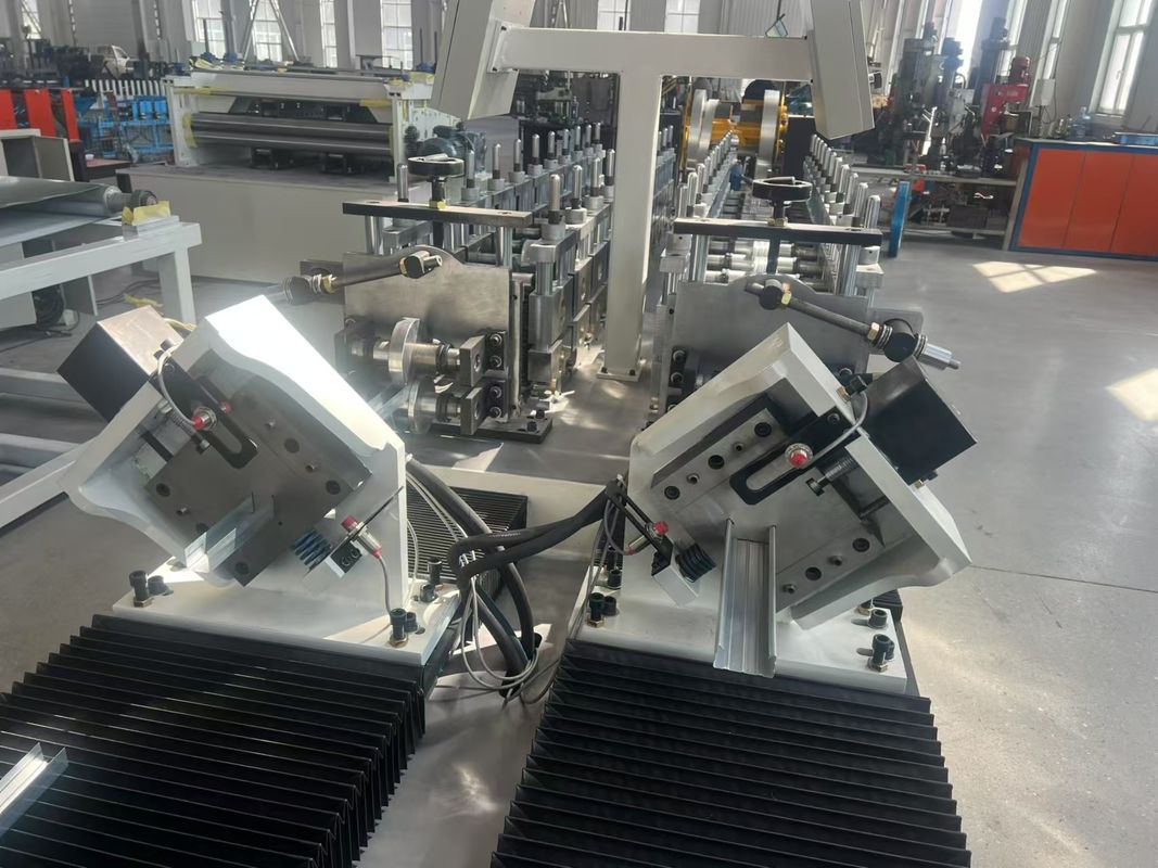 สล็อตช่องสอง C ประเภทเหล็กเบา เครื่องปั้น Keel อัตโนมัติเต็ม