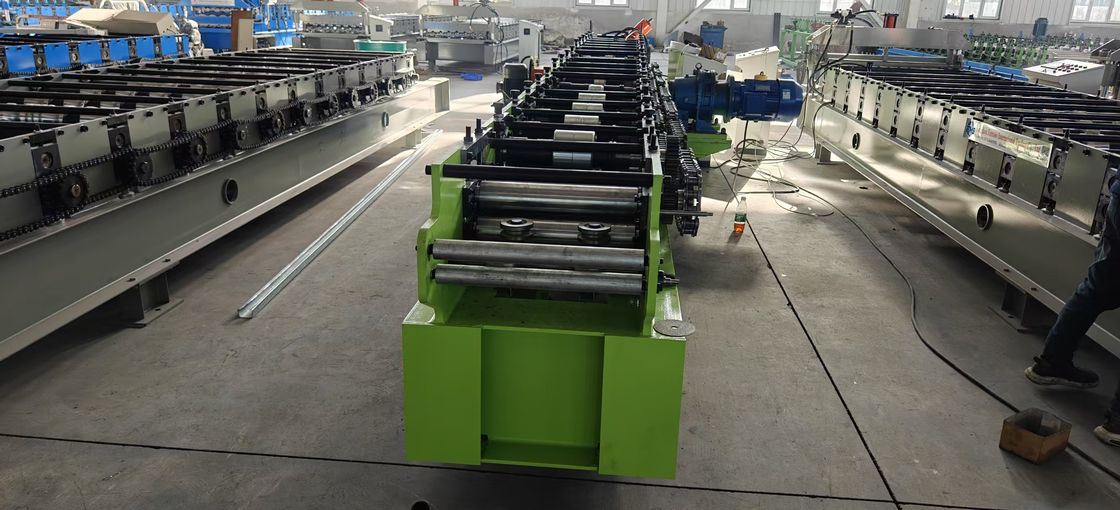 เครื่องผลิตที่กําหนดเอง และติดตาม C U Roll Forming Machine ด้วยความยาวการตัดที่ปรับและระบบควบคุม PLC