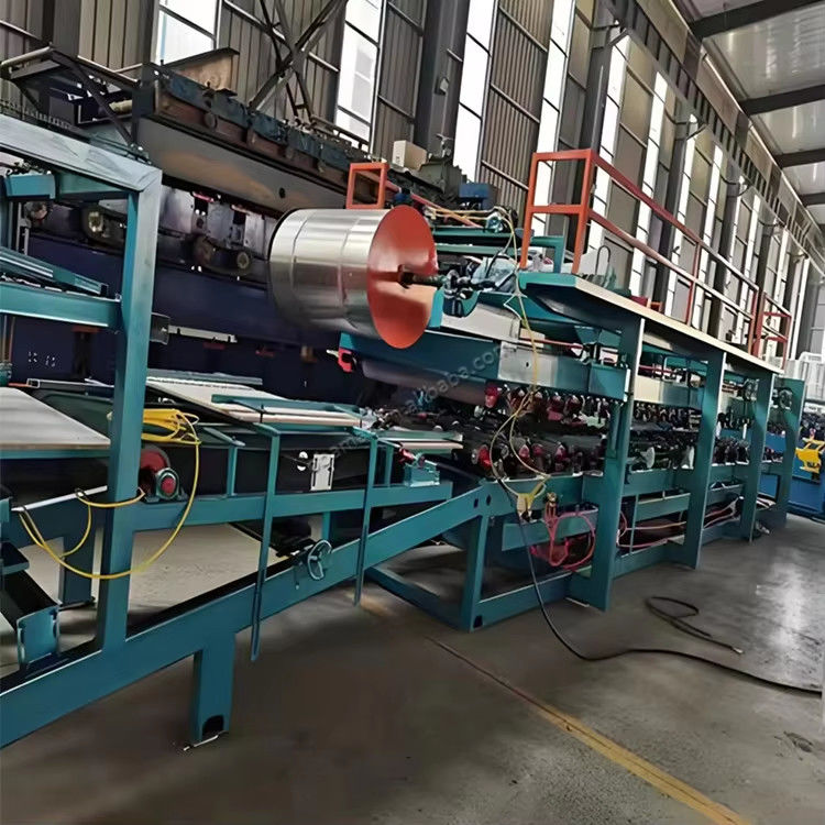 สายการผลิตแผ่นแซนวิชความละเอียดสูง เครื่องจักรการผลิตแผ่นแซนวิช