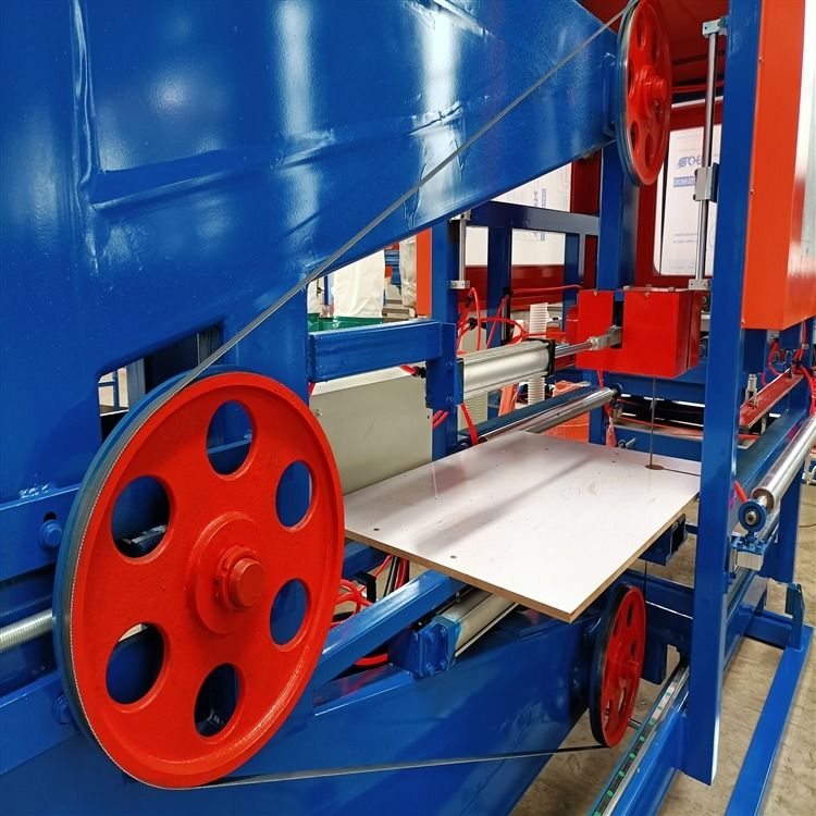 บริการตลอดชีวิตของโรงงาน! เครื่องทําแผ่นฟองพอลิสไตรน / ห้องเย็น แซนวิช EPS แผนผังสายการผลิต เครื่องปรับรูปร่างกล่องราคา