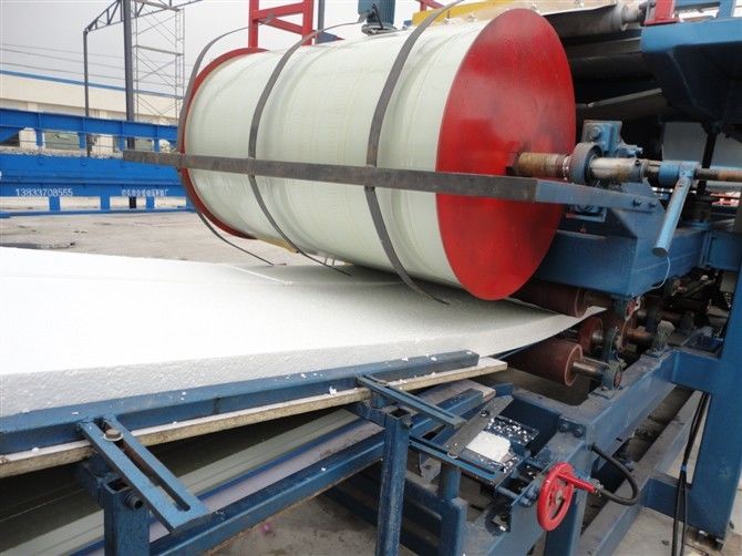 EPS Rockwool Sandwich Panel เครื่องขึ้นรูปม้วน PLC ควบคุมความหนา 50-150 มม.