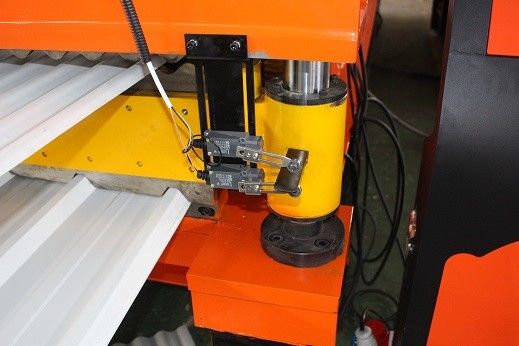 Plc Control 0.3mm Double Layer Roll Forming Machine สำหรับหลังคาเหล็กโลหะ