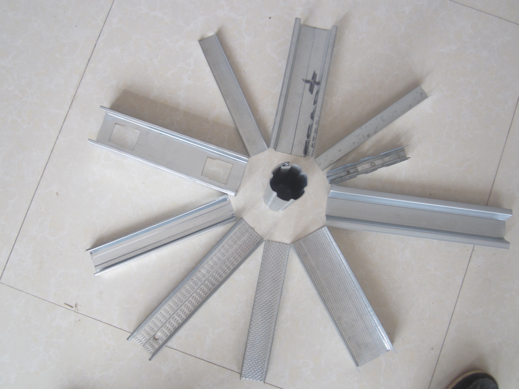 Light Steel Keel Drywall 3P U เครื่องขึ้นรูปลอนช่องความเร็วสูง Touchable