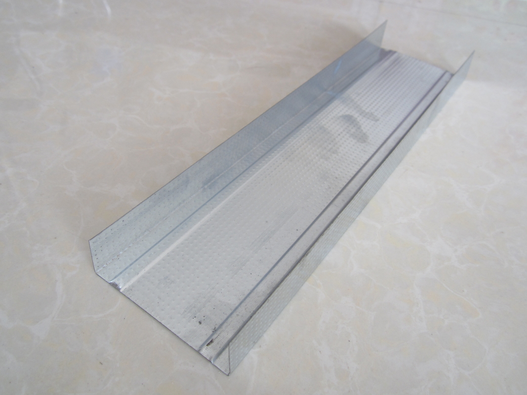 เครื่องตัดไฮดรอลิก Cu Stud และ Track Roll Forming Machine สําหรับการตัดเหล็กโครงสร้าง
