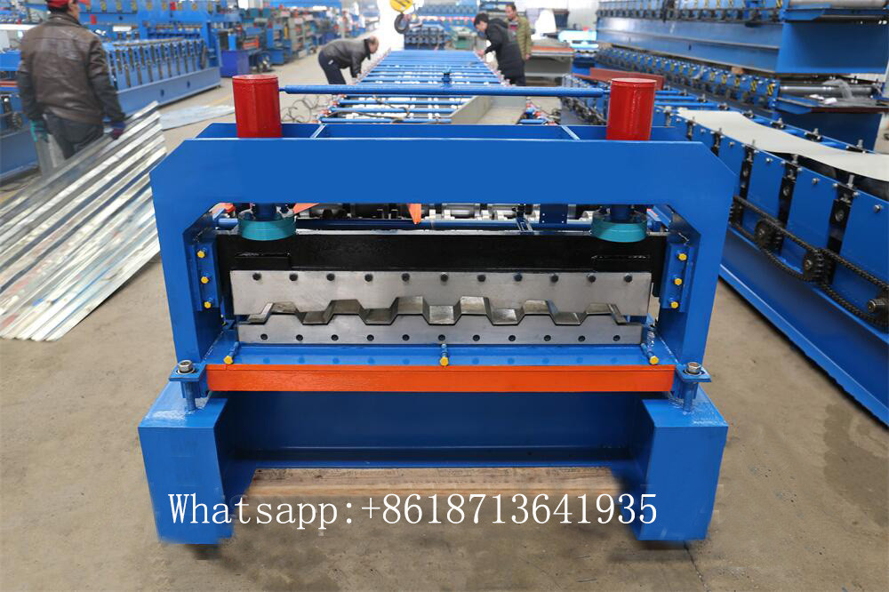 เครื่องปั้นแผ่นหลังคาแบบม้วน 2.5T ที่ควบคุมโดย PLC เพื่อการผลิตที่มีประสิทธิภาพ