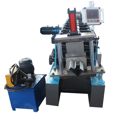 เครื่องกํากับ PLC Roof Gutter Machine ฝนสะสมน้ําท่วม เครื่องทําน้ําท่วมสําหรับการปรับแต่ง
