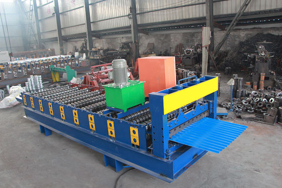 1000mm ความกว้างวัสดุแท้ โลหะ corrugated หลังคา Roll การสร้างเครื่องจักร Plc การควบคุมอัตโนมัติเต็ม