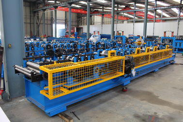 แบริ่งขา CZ Purlin ม้วนขึ้นรูปเครื่องปรับความเร็วได้ 10 - 20 M / นาที