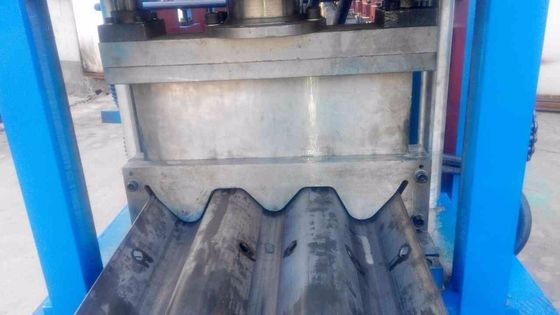 T 31 Guardrail เครื่องขึ้นรูป W คาน Crash Barrier Roll Forming Machine