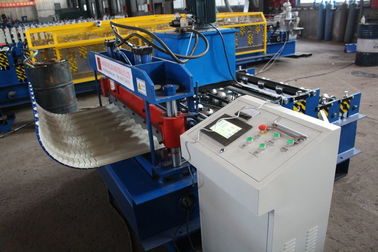 โลหะชั้นดาดฟ้าม้วนขึ้นรูปเครื่อง 4Kw 2 สถานีจีบอัตโนมัติ