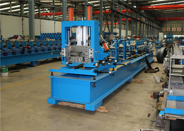 เครื่องขึ้นรูปม้วนหลังคาโลหะ 80-300 มม. ของ PLC ควบคุมเสถียรภาพในการทำงาน