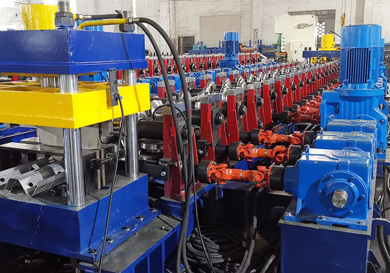 Two Waves Beams Chaindrive Crash Barrier Roll เครื่องขึ้นรูป