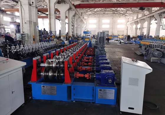 เครื่องป้องกันทางด่วนที่กําหนดเอง 11kw 5.5kw 440H โครงสร้างรั้ว
